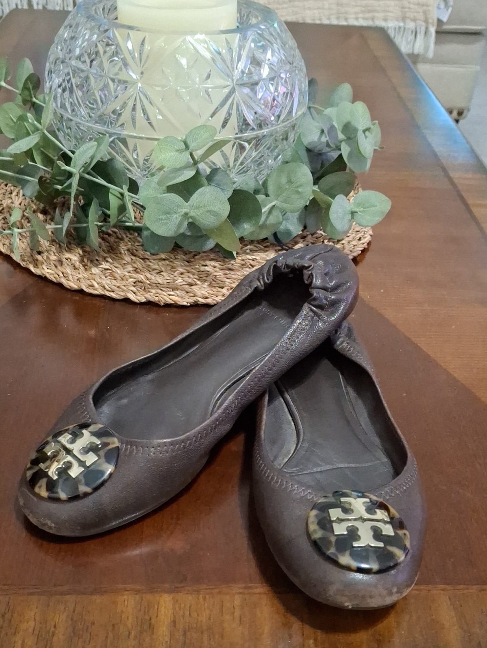 Tory Burch Reva Leather Flats Tortoiseshell Logo Accent Size 7.5 Brown